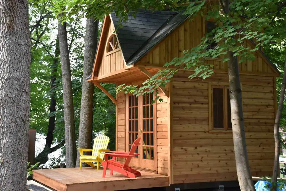 Bala bunkie 10 x 10 with cedar in Nepanee Ontario. ID number 192793-2