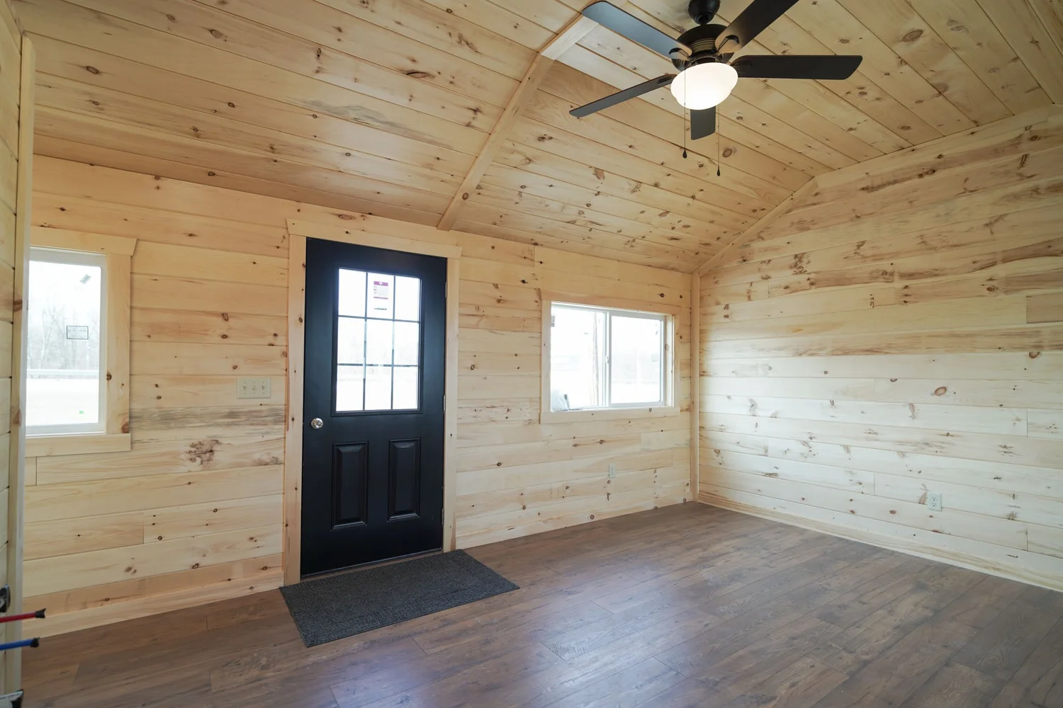 Cabin-08.jpg