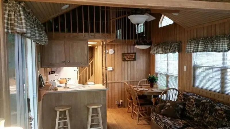 Kitchen/Dining Area