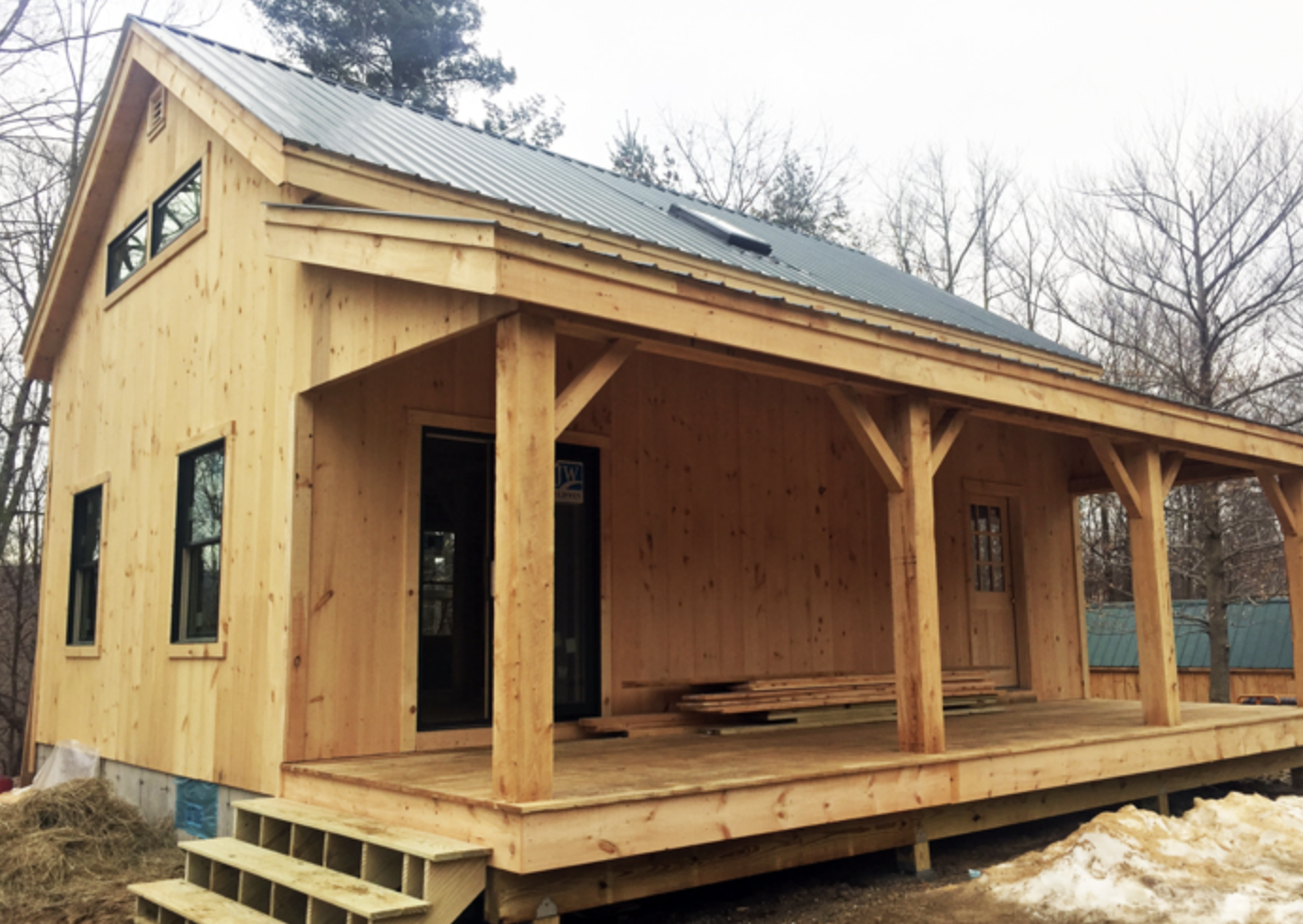 20×30 Cabin with Country Charm: Practical and Affordable Living