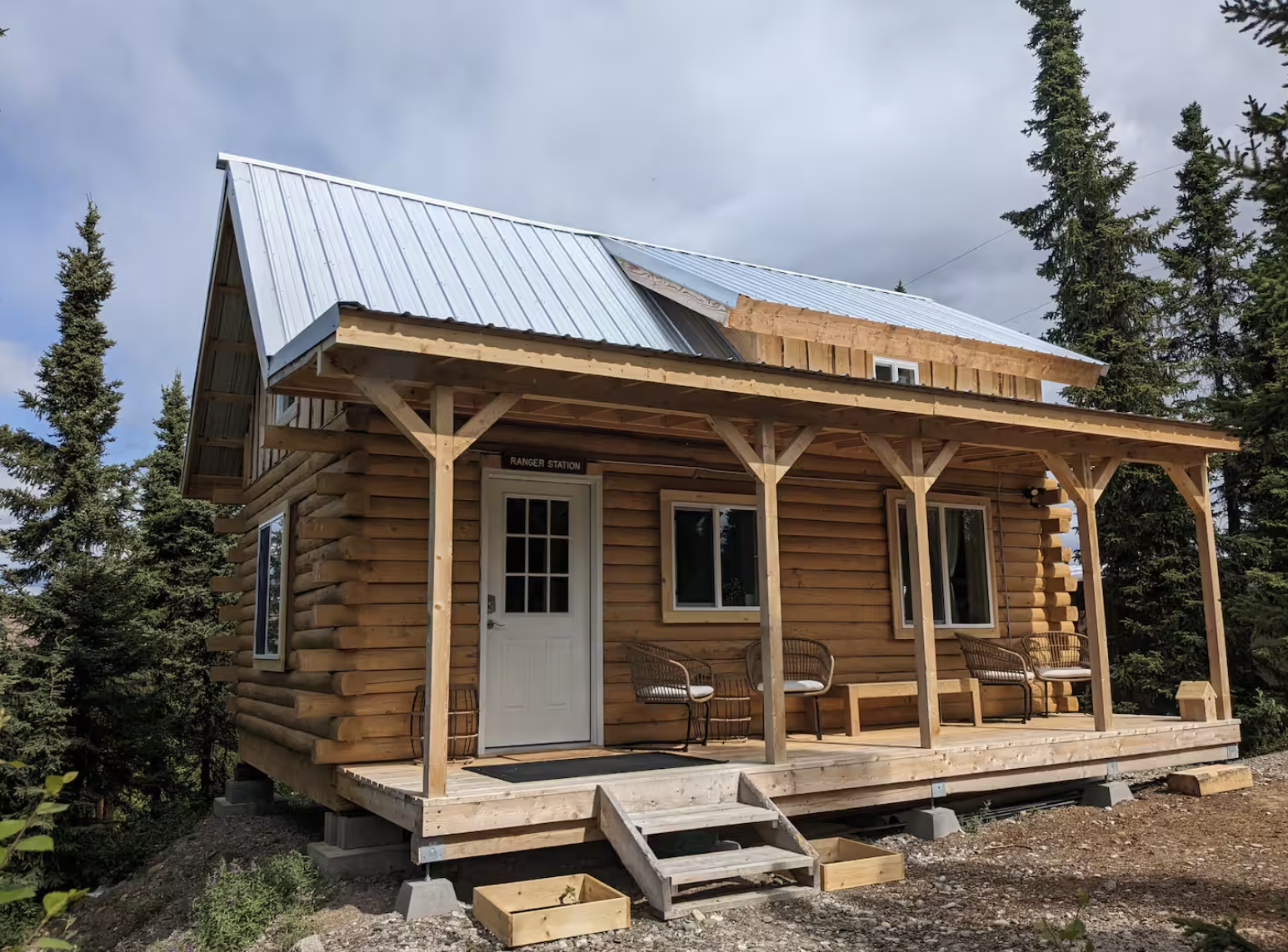 A Beautiful Alaskan Cabin with 2 Bedrooms and Rustic Character