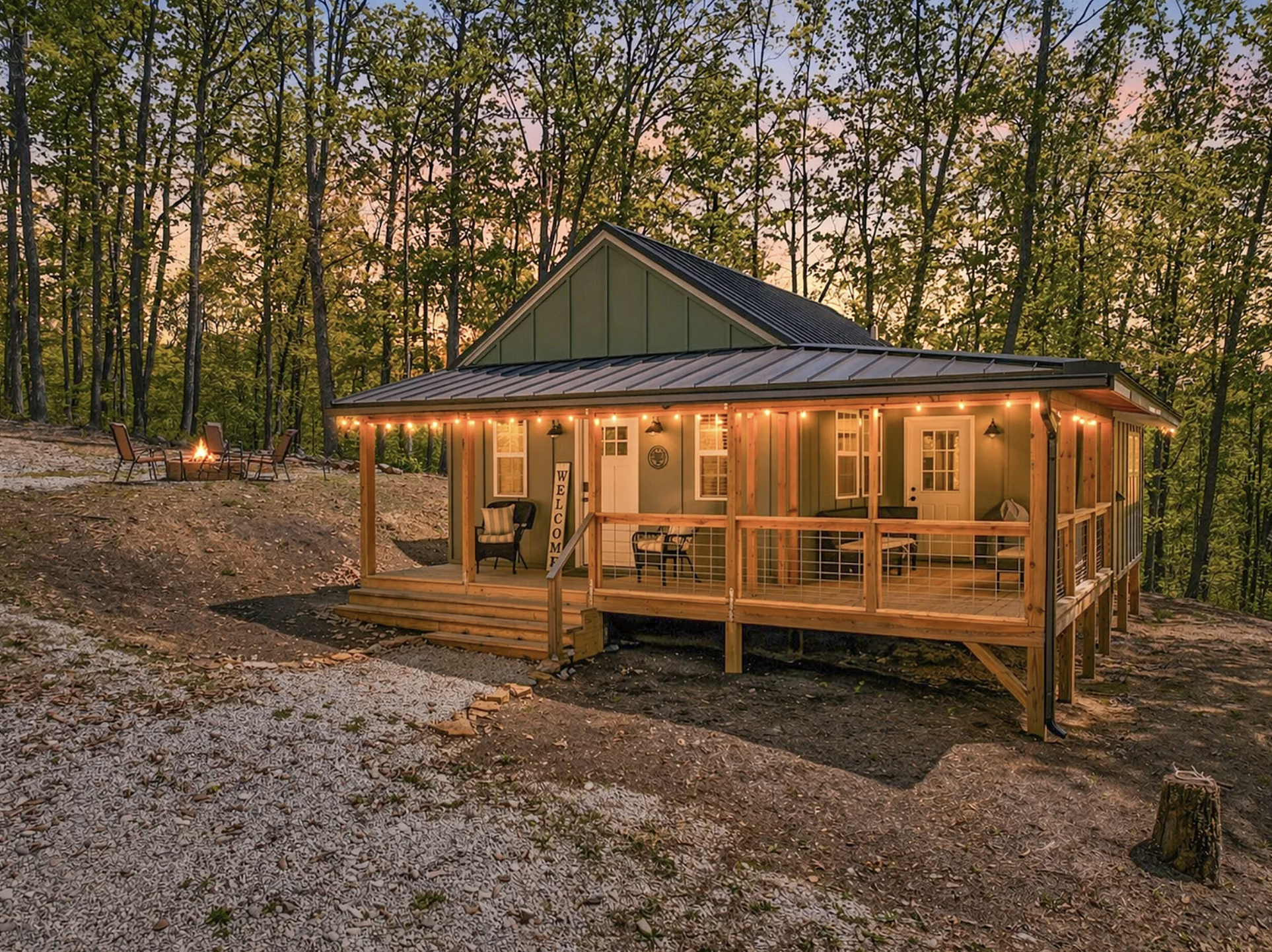 61-Acre Farmhouse-Style Cottage with Modern Interior