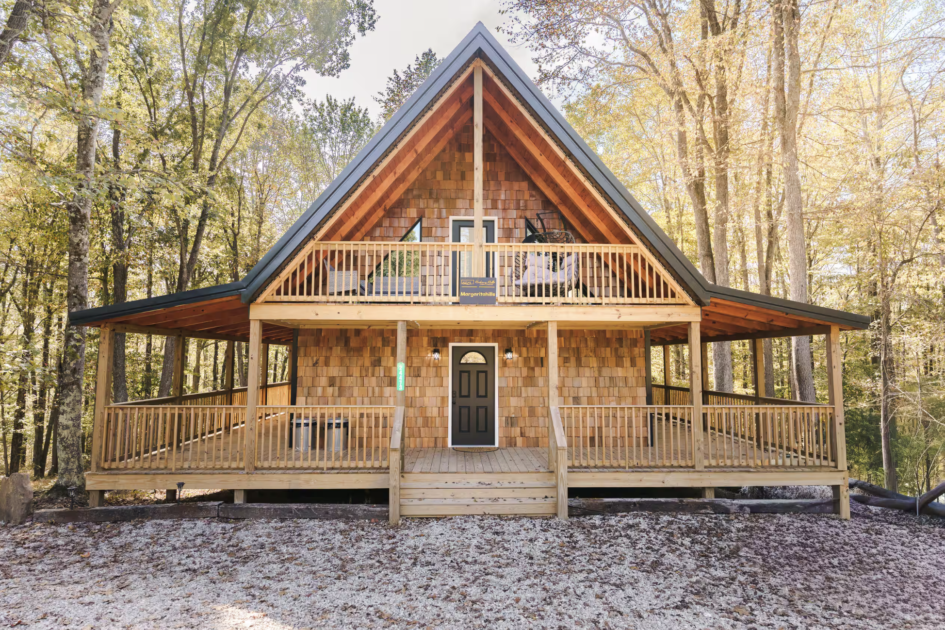 Cedar Cabin with Rustic Elegance and Modern Comfort