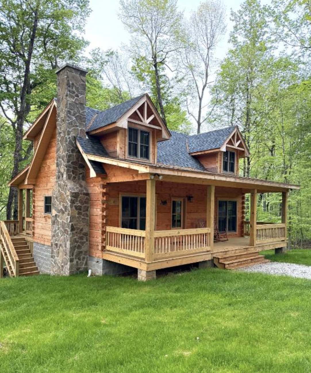 3-Bedroom Turkey Creek Cabin with Timeless Elegance
