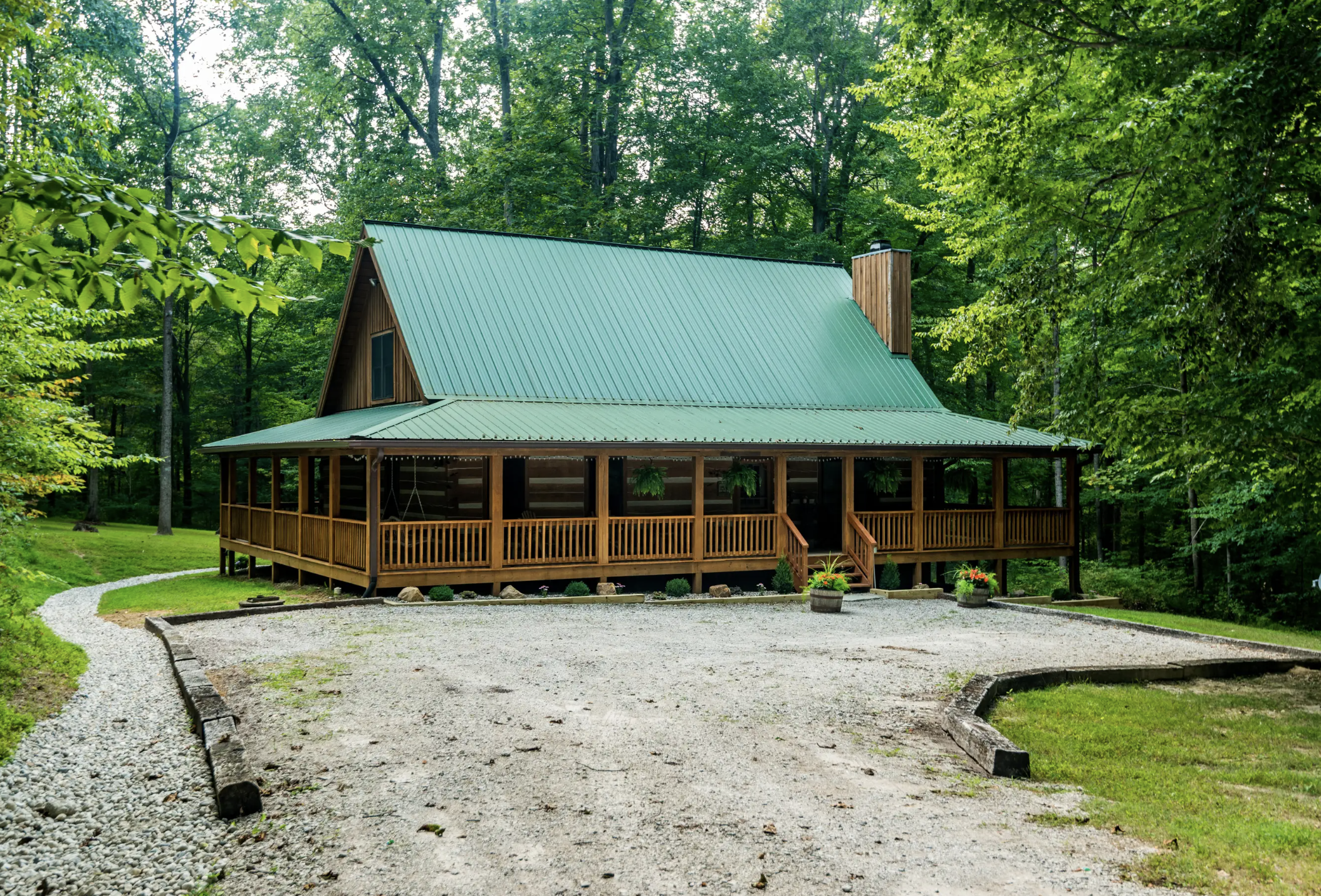 Secluded Log Cabin with a Rustic-Elegant Interior