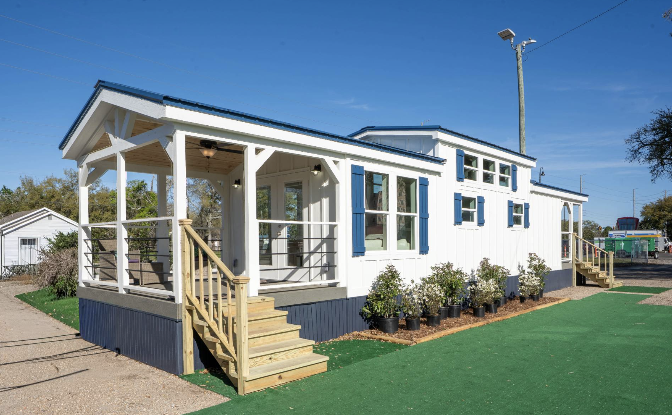 397-Sq.Ft. Blue Wing Cabin with a Smart Layout and Loft Space