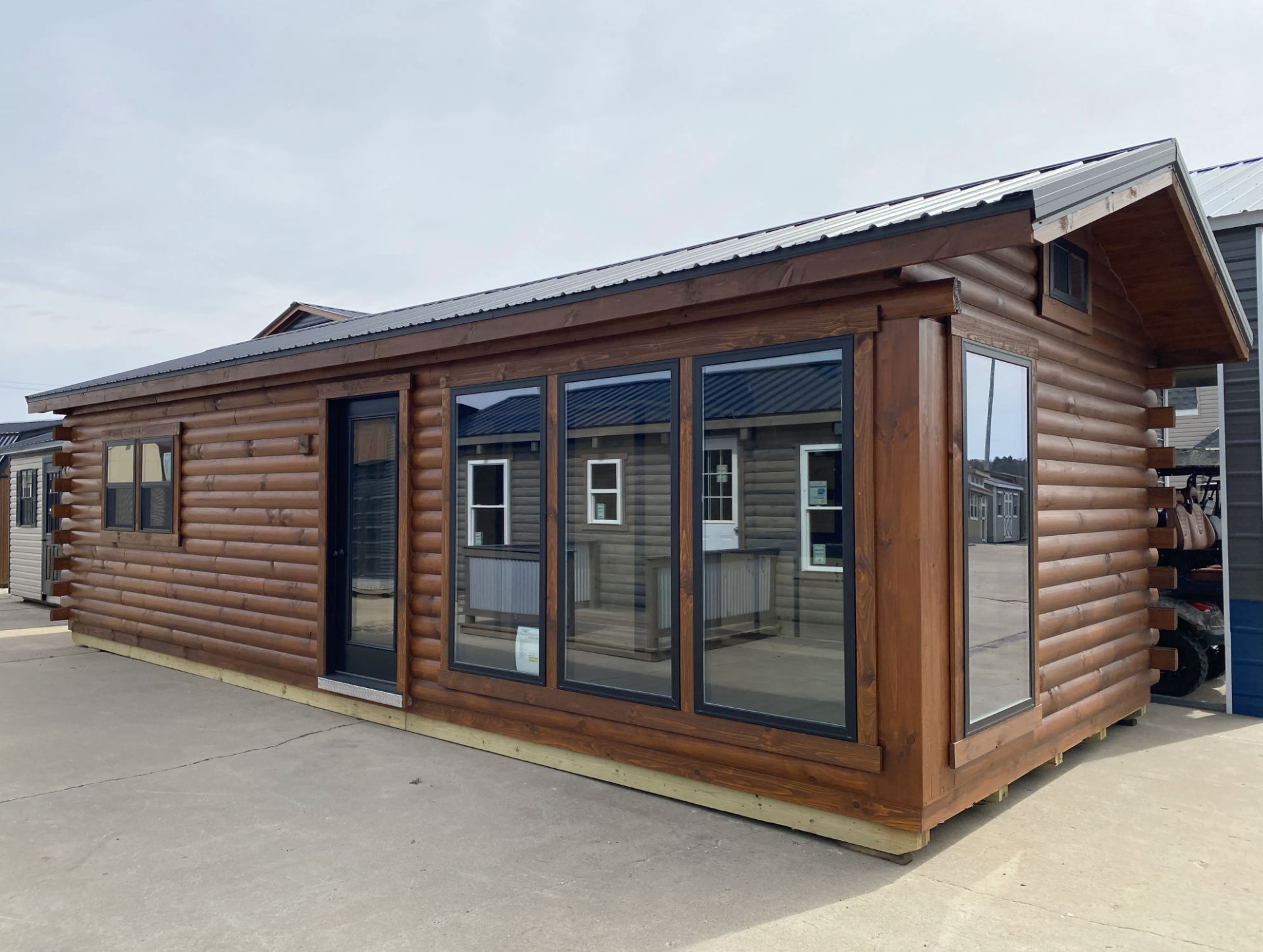 12×32 Portable Log Cabin That’s Roomier Than It Looks