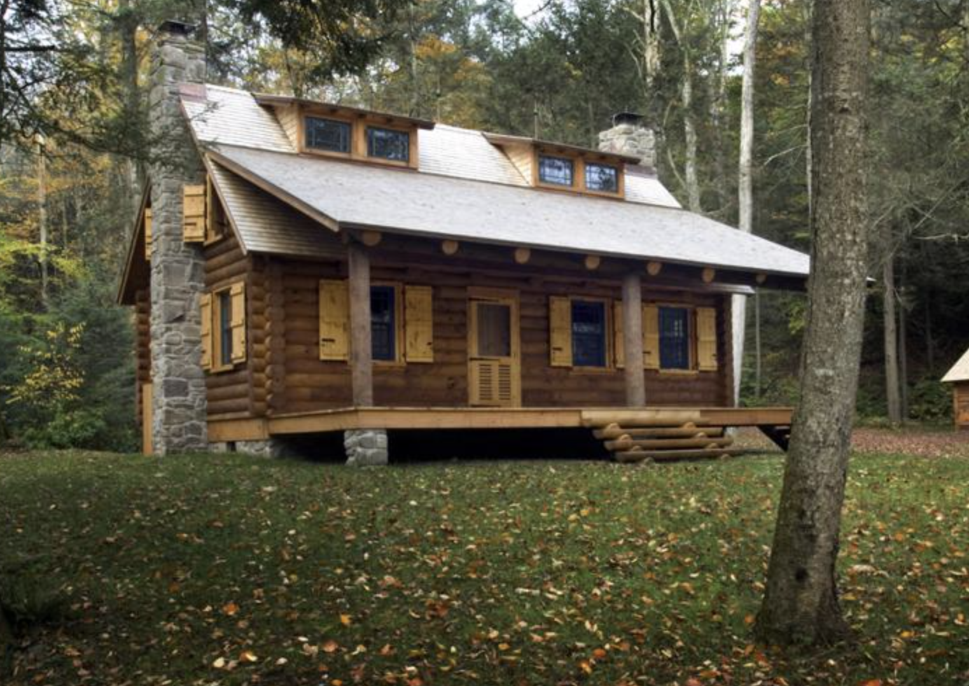 Inside a 3-Bedroom Luxury Log Home Built with Round Logs